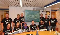 Havforskerne med den nye makrell t-skjorta fra Sildelaget